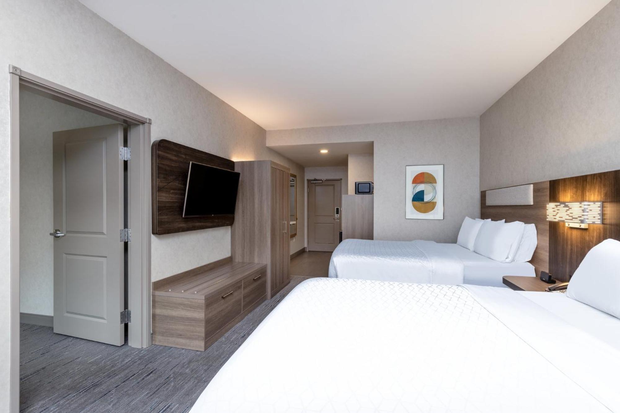 Holiday Inn Express And Suites Missoula By Ihg Exterior photo