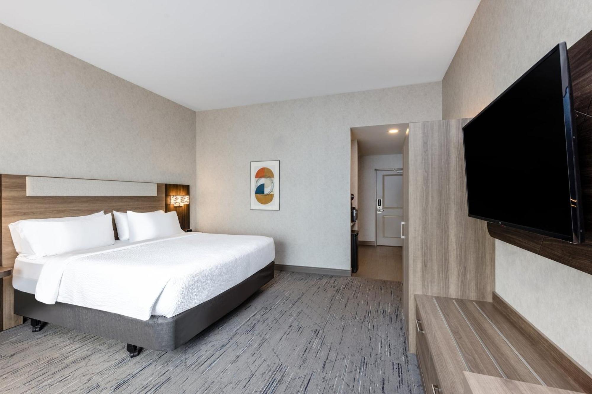 Holiday Inn Express And Suites Missoula By Ihg Exterior photo