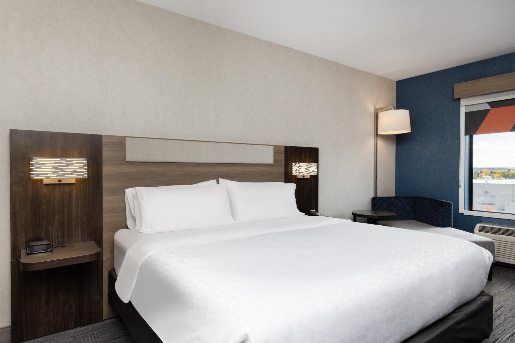 Holiday Inn Express And Suites Missoula By Ihg Exterior photo