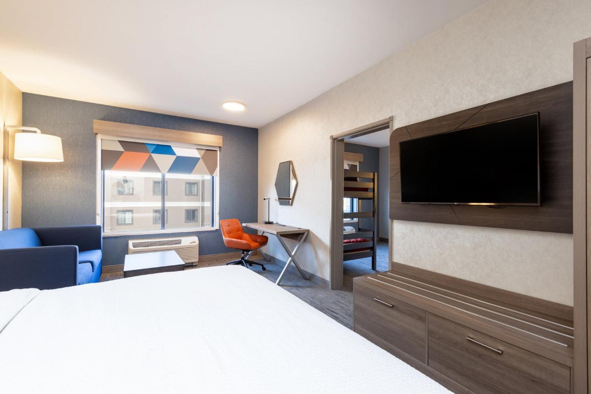 Holiday Inn Express And Suites Missoula By Ihg Exterior photo